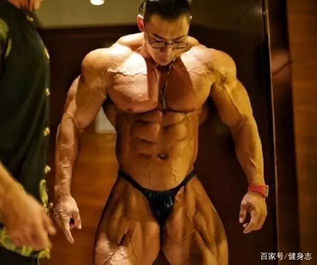 娱乐圈健身成功的男明星_健身明星男人是什么样的_健身的男人明星是谁