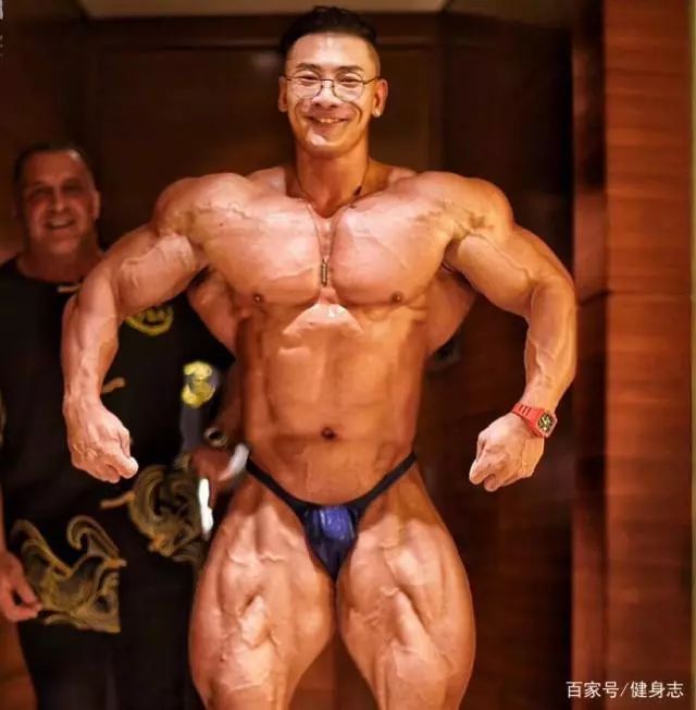 健身明星男人是什么样的_娱乐圈健身成功的男明星_健身的男人明星是谁