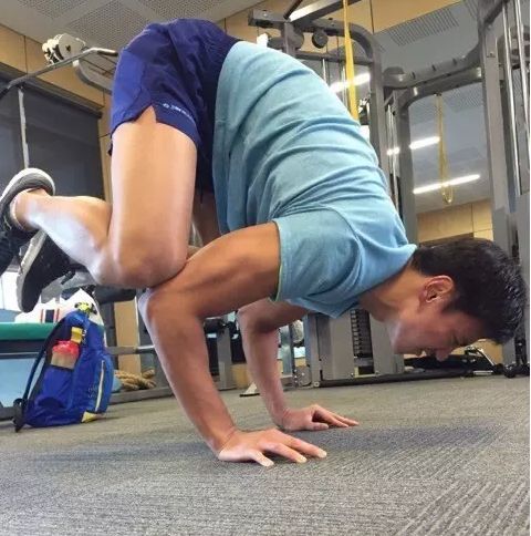 健身的男人明星是谁_健身明星男人是什么样的_健身的明星男