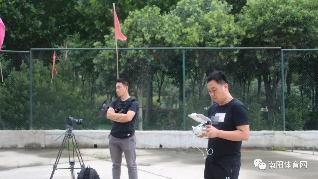健身房摄影主题_健身房运动摄影_健身摄影图片
