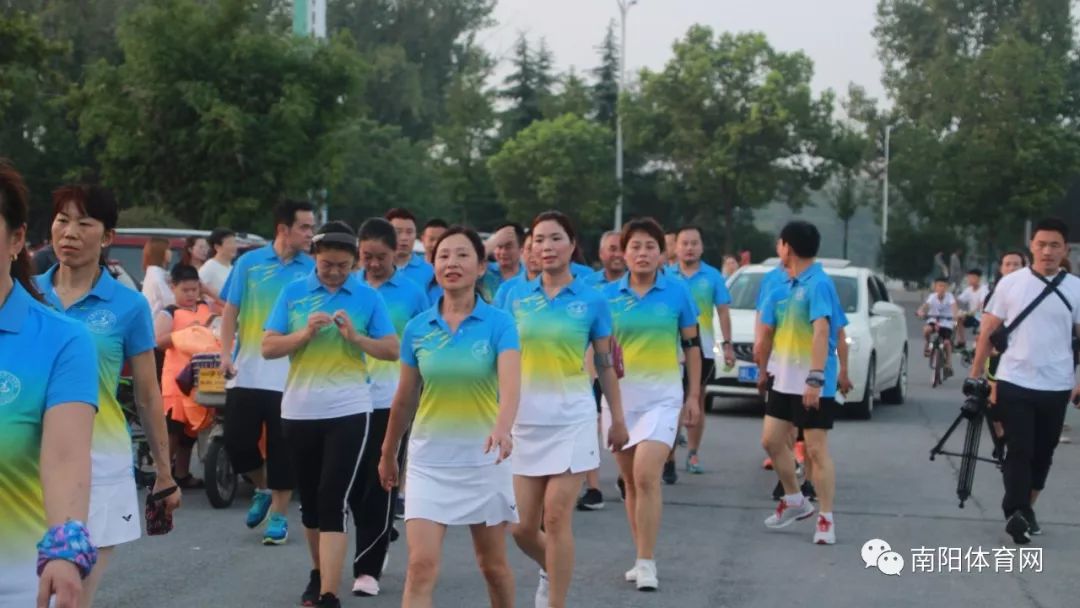 健身房运动摄影_健身摄影图片_健身房摄影主题