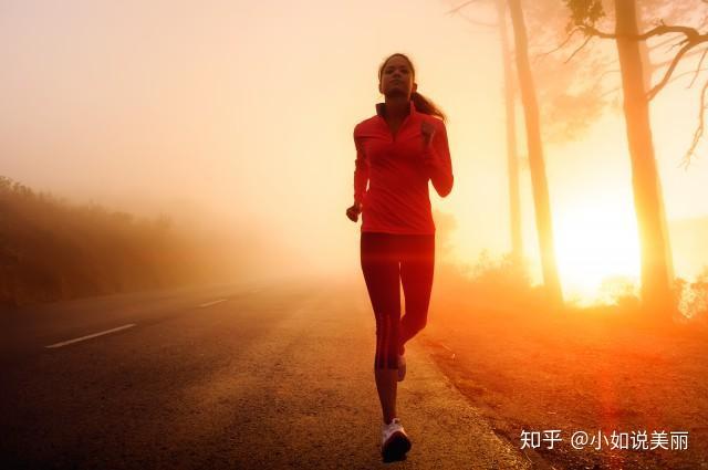 健身该不该穿胸罩_该怎么健身_健身该不该吃蛋白粉